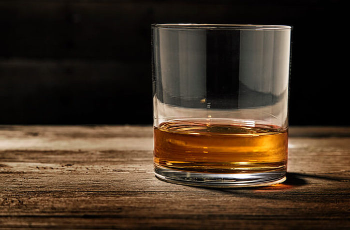 whiskey-tasting-1-700x461 (1)